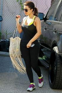 國(guó)產(chǎn)卡戴珊清晨一炮,引發(fā)網(wǎng)友熱議